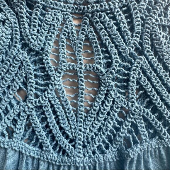 Listicle Women’s NWT Crochet Blue Trapeze Top Size Large Halter Neck Swing Top - Picture 6 of 6
